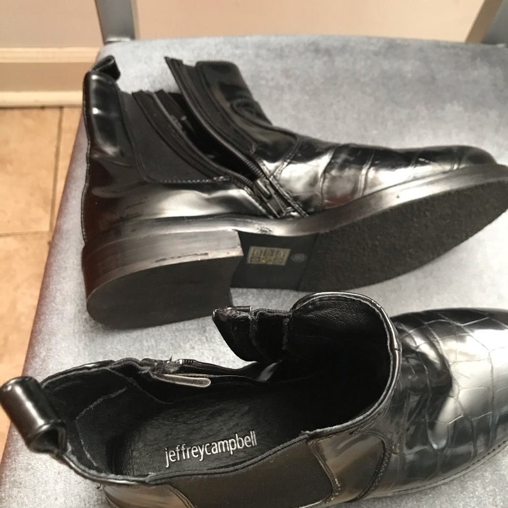 Boots - Picture 3 of 3